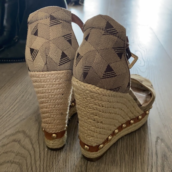 Also pumps - Picture 2 of 2